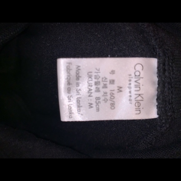 Calvin Klein Sweater - Picture 2 of 2